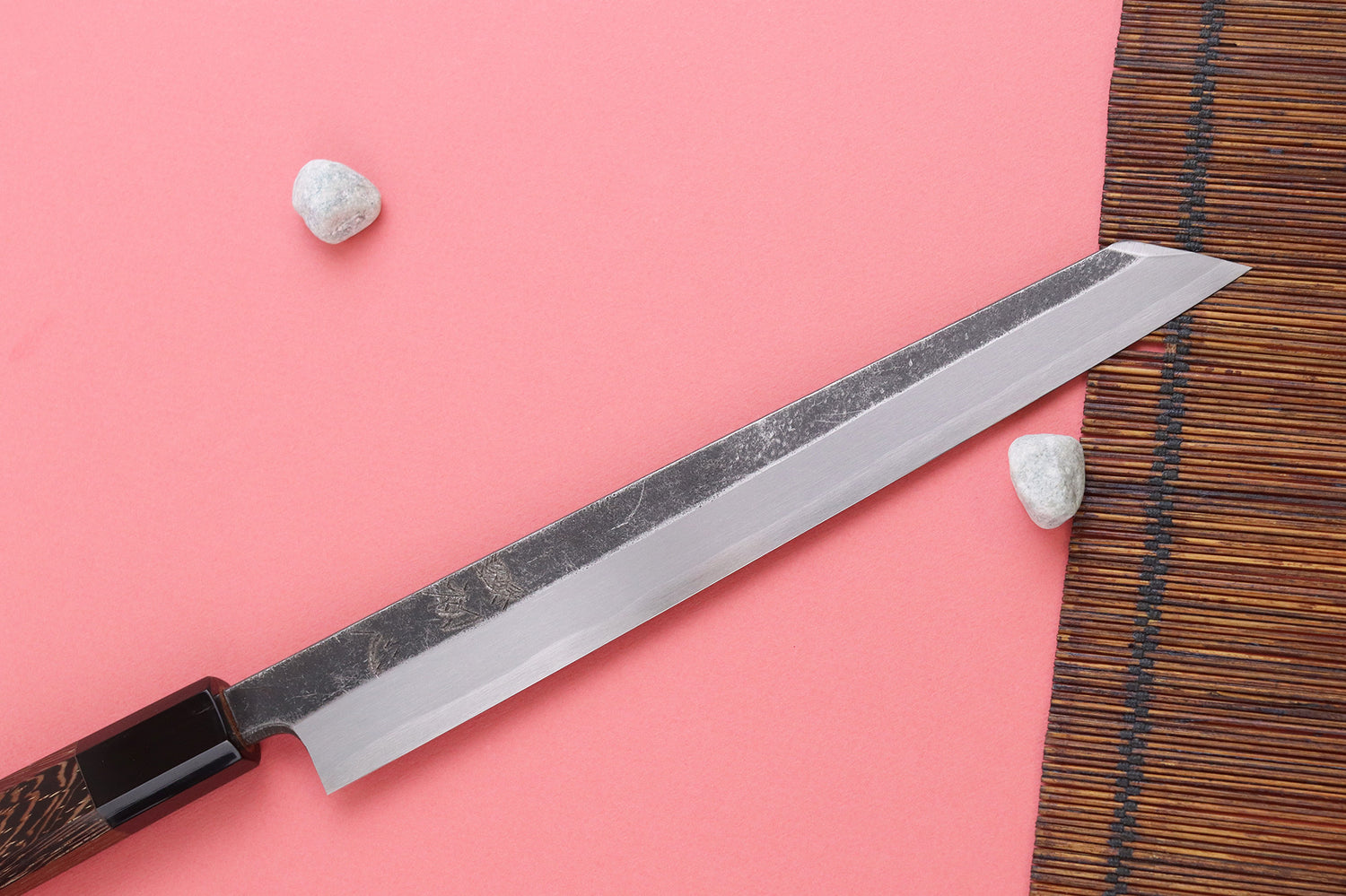 Couteau yanagiba kiritsuke 24cm japonais artisanal Hatsukokoro Shirasagi manche en wengé