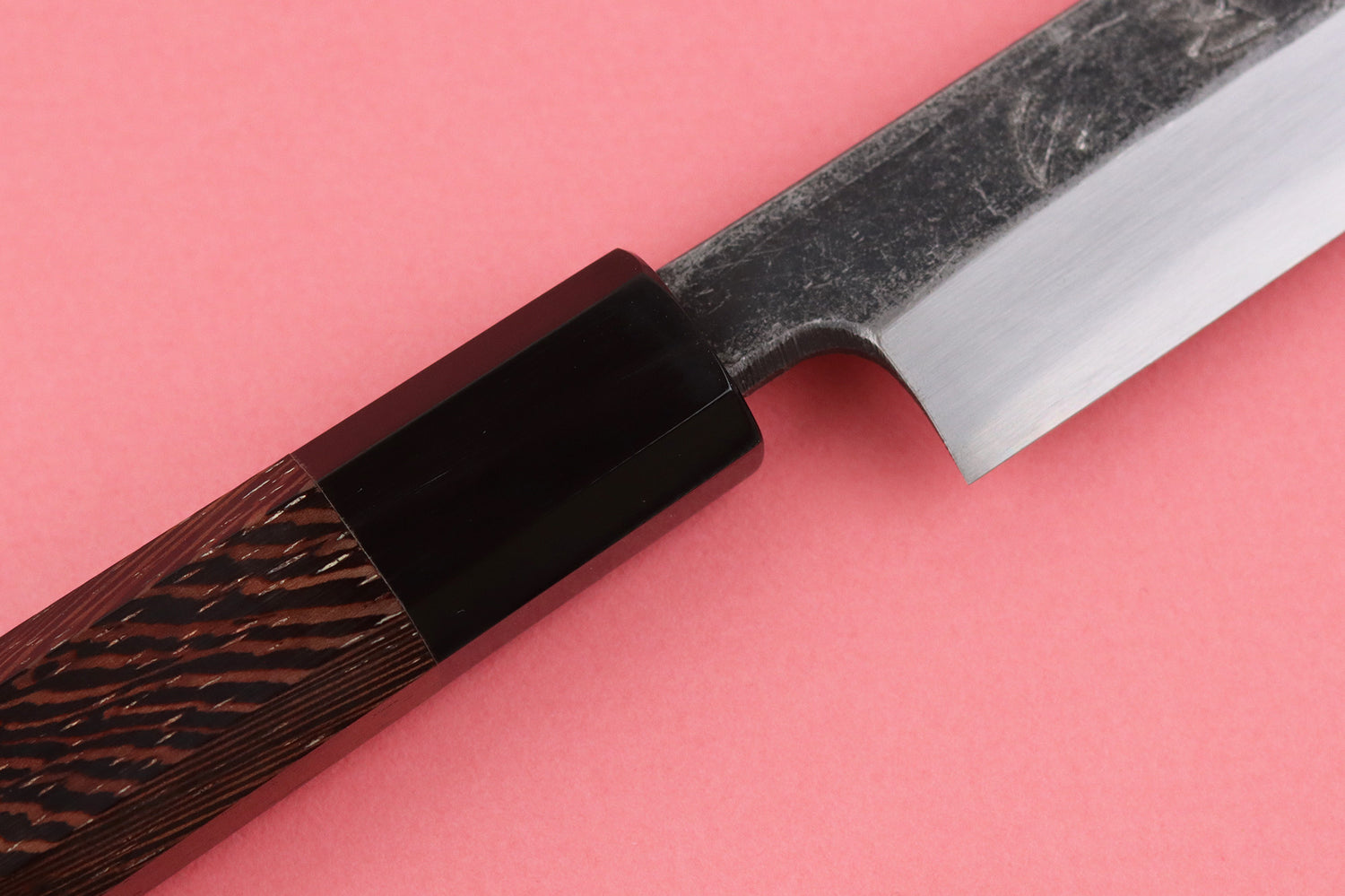 Couteau yanagiba 24cm japonais artisanal Hatsukokoro Shirasagi manche en wengé