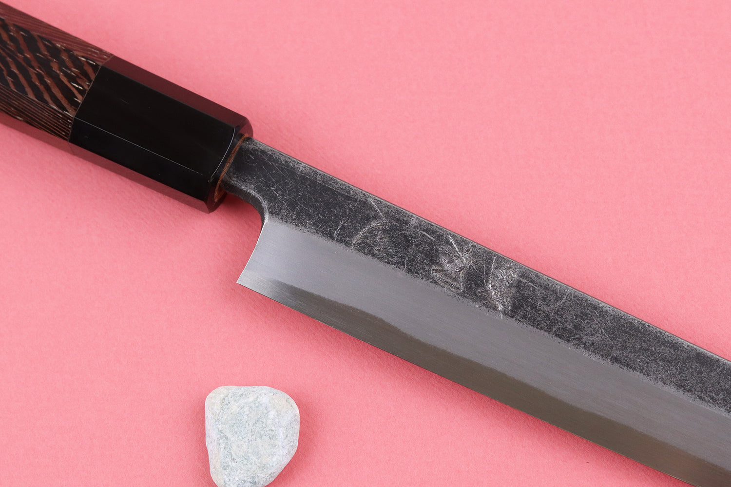 Couteau yanagiba 24cm japonais artisanal Hatsukokoro Shirasagi manche en wengé