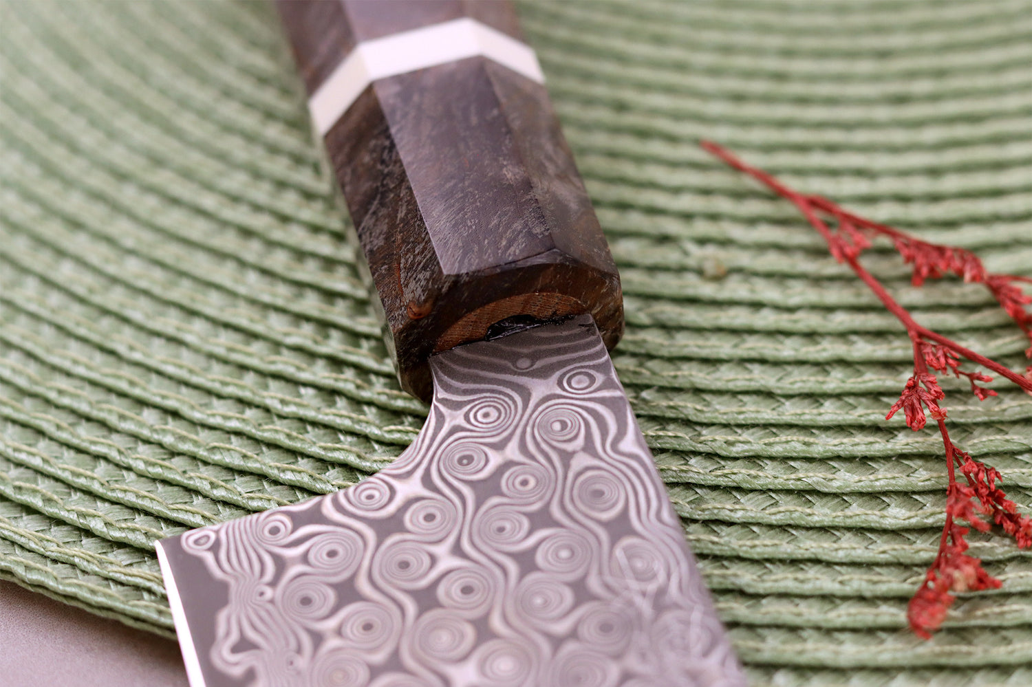 Couteau de chef 23cm japonais artisanal Nigara Hamono Anmon Damascus SG2