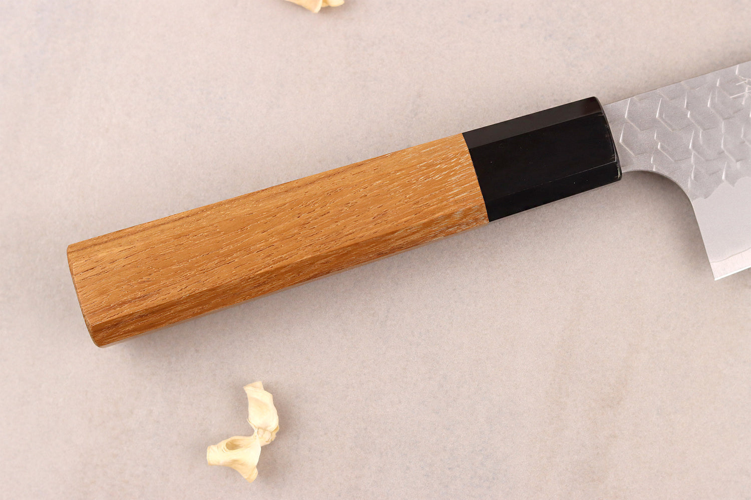 Couteau de chef 20cm japonais artisanal Nigara Hamono Migaki Tsuchime SG2 teck