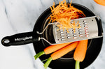 Râpe Microplane Gourmet spéciale carottes manche noir
