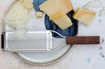 Râpe Microplane Master grains fins manche en noyer
