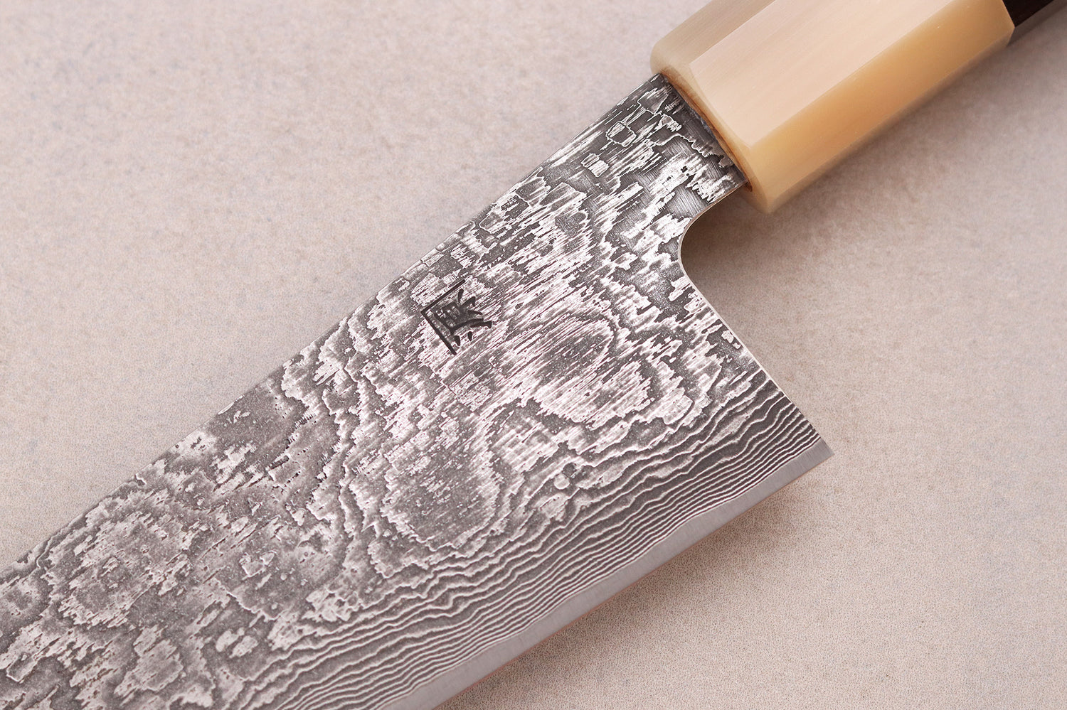 Couteau gyuto 18cm japonais artisanal Tanaka Shigeki SG2 Kurozome Damas ébène