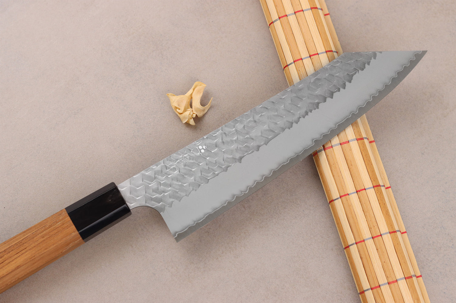 Couteau de chef kiritsuke 20cm japonais artisanal Nigara Hamono Migaki Tsuchime SG2 teck