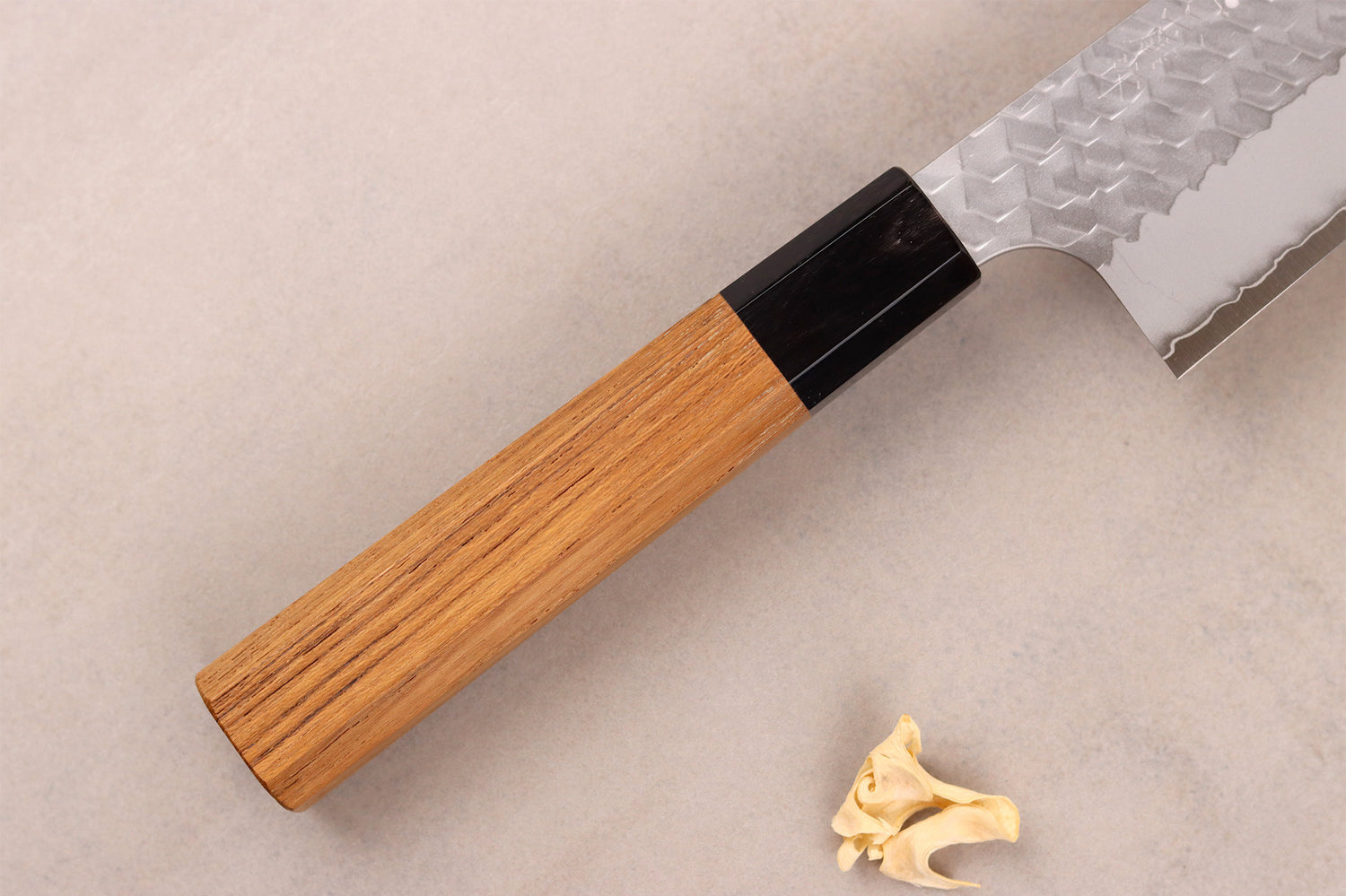 Couteau de chef kiritsuke 20cm japonais artisanal Nigara Hamono Migaki Tsuchime SG2 teck