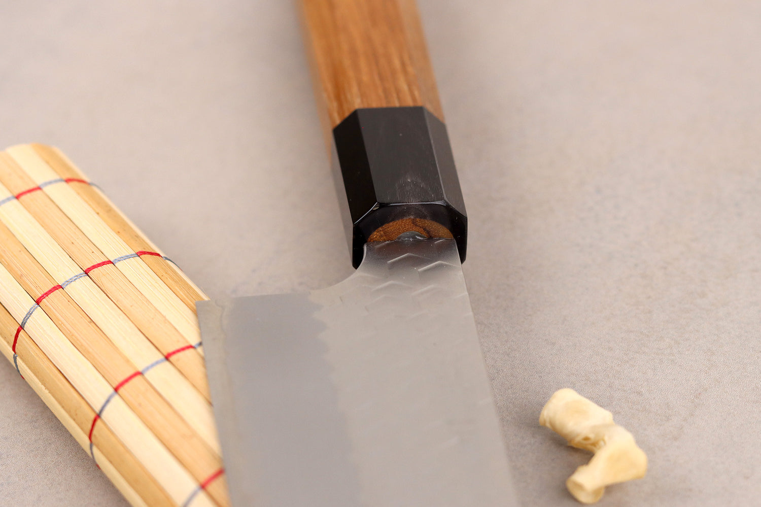 Couteau de chef kiritsuke 20cm japonais artisanal Nigara Hamono Migaki Tsuchime SG2 teck
