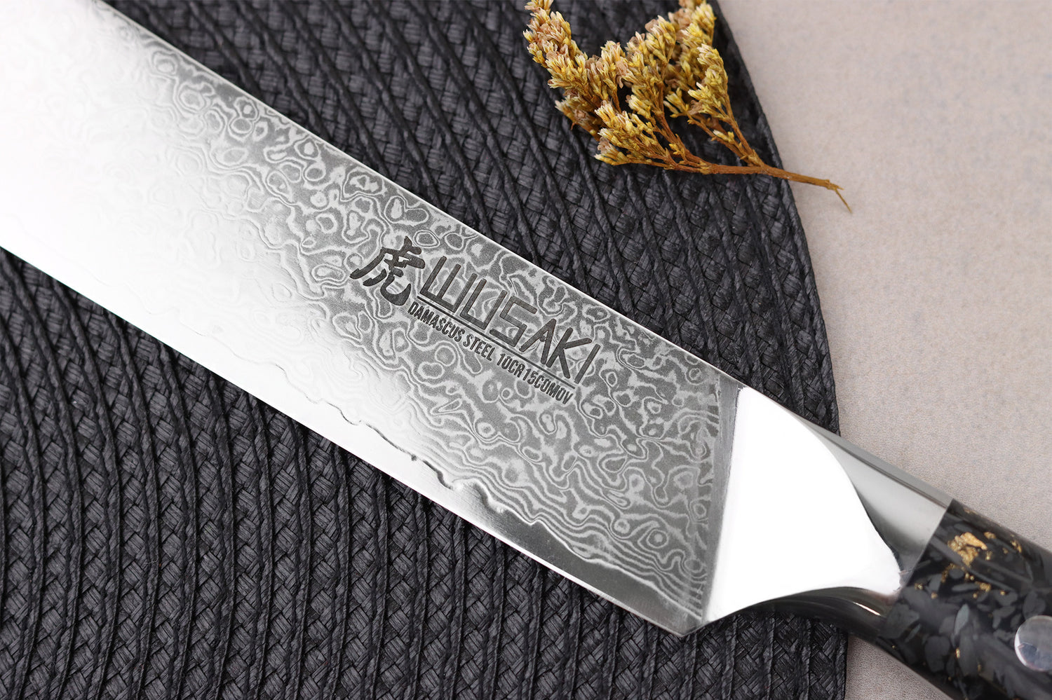Couteau de boucher Wusaki Sakin Damas 10Cr 22cm manche en fibre de carbone et feuille d'or