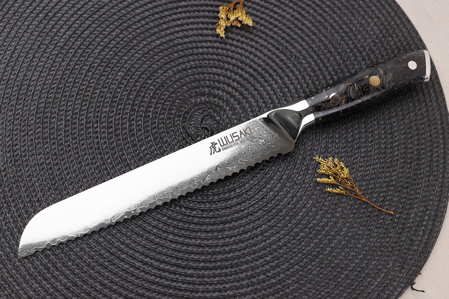 Couteau à pain Wusaki Sakin Damas 10Cr 20cm manche en fibre de carbone et feuille d'or