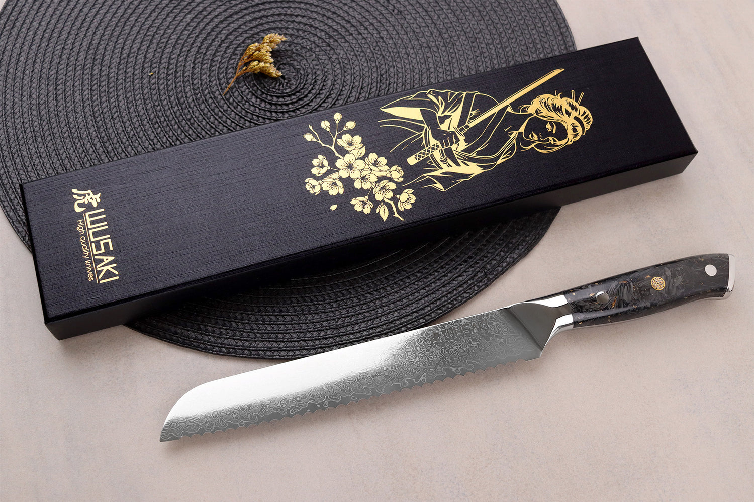 Couteau à pain Wusaki Sakin Damas 10Cr 20cm manche en fibre de carbone et feuille d'or