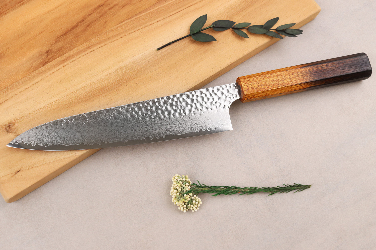 Couteau de chef 20cm japonais artisanal Wusaki Yaketa VG10 damas chêne brûlé