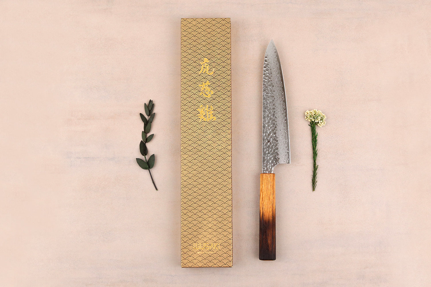 Couteau de chef 20cm japonais artisanal Wusaki Yaketa VG10 damas chêne brûlé