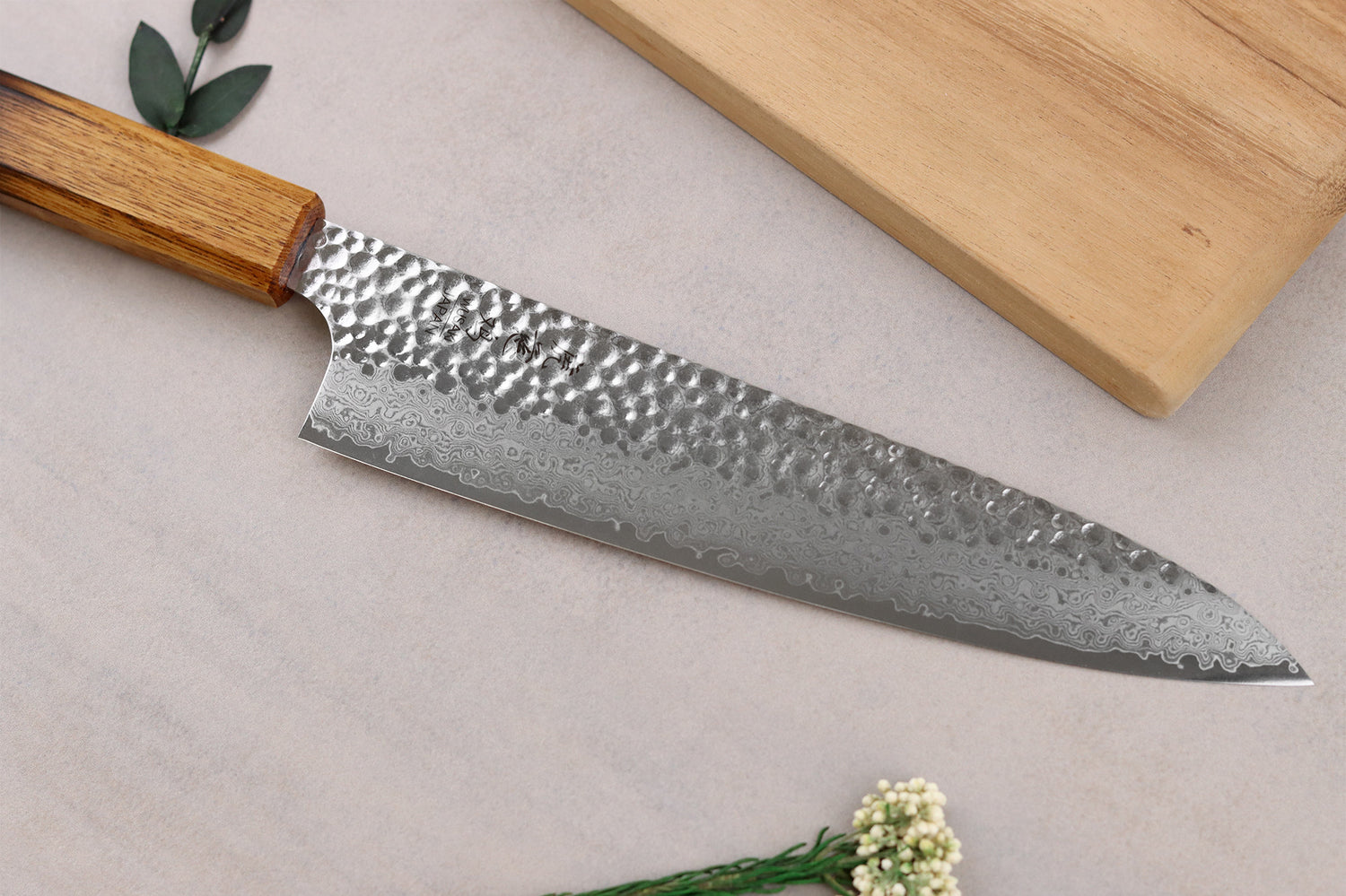 Couteau de chef 20cm japonais artisanal Wusaki Yaketa VG10 damas chêne brûlé