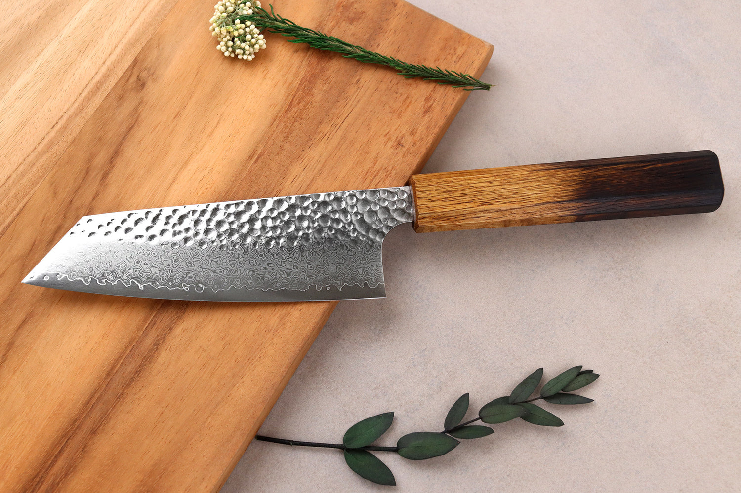 Couteau bunka 15cm japonais artisanal Wusaki Yaketa VG10 damas chêne brûlé