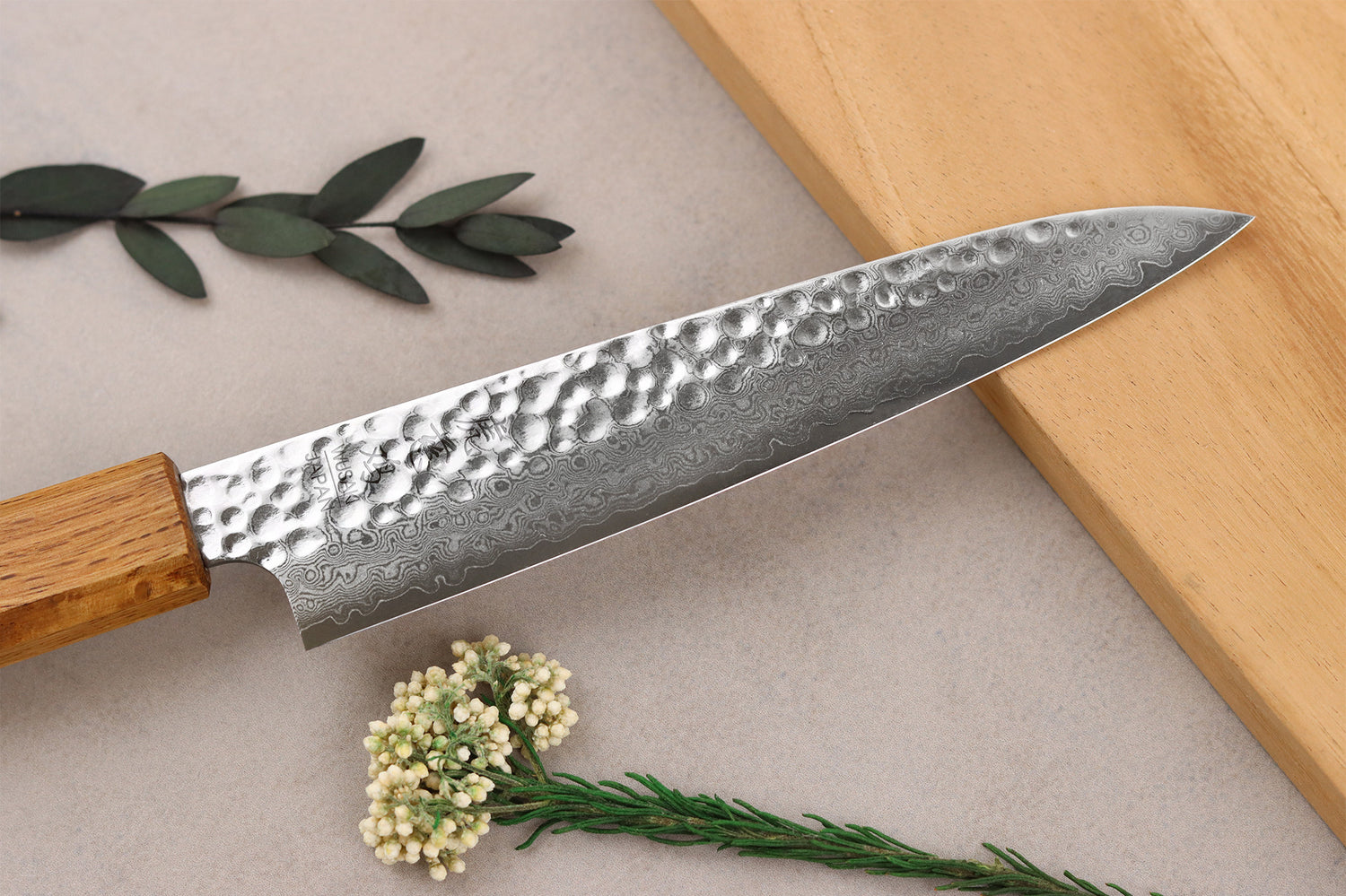 Couteau universel 15cm japonais artisanal Wusaki Yaketa VG10 damas chêne brûlé