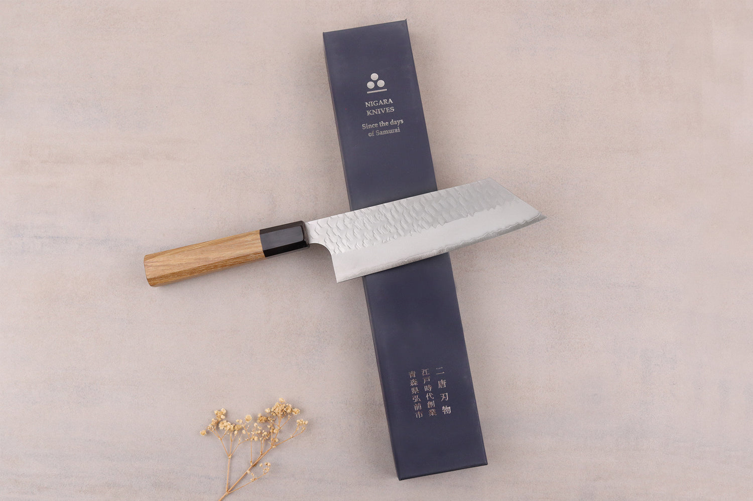 Couteau nakiri kiritsuke 17cm japonais artisanal Nigara Hamono Migaki Tsuchime SG2 teck