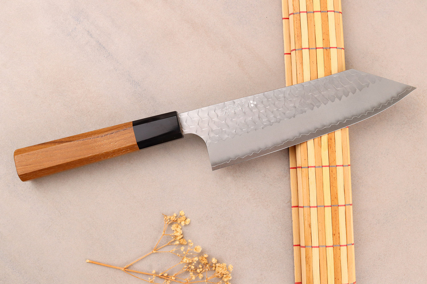 Couteau bunka 17cm japonais artisanal Nigara Hamono Migaki Tsuchime SG2 teck