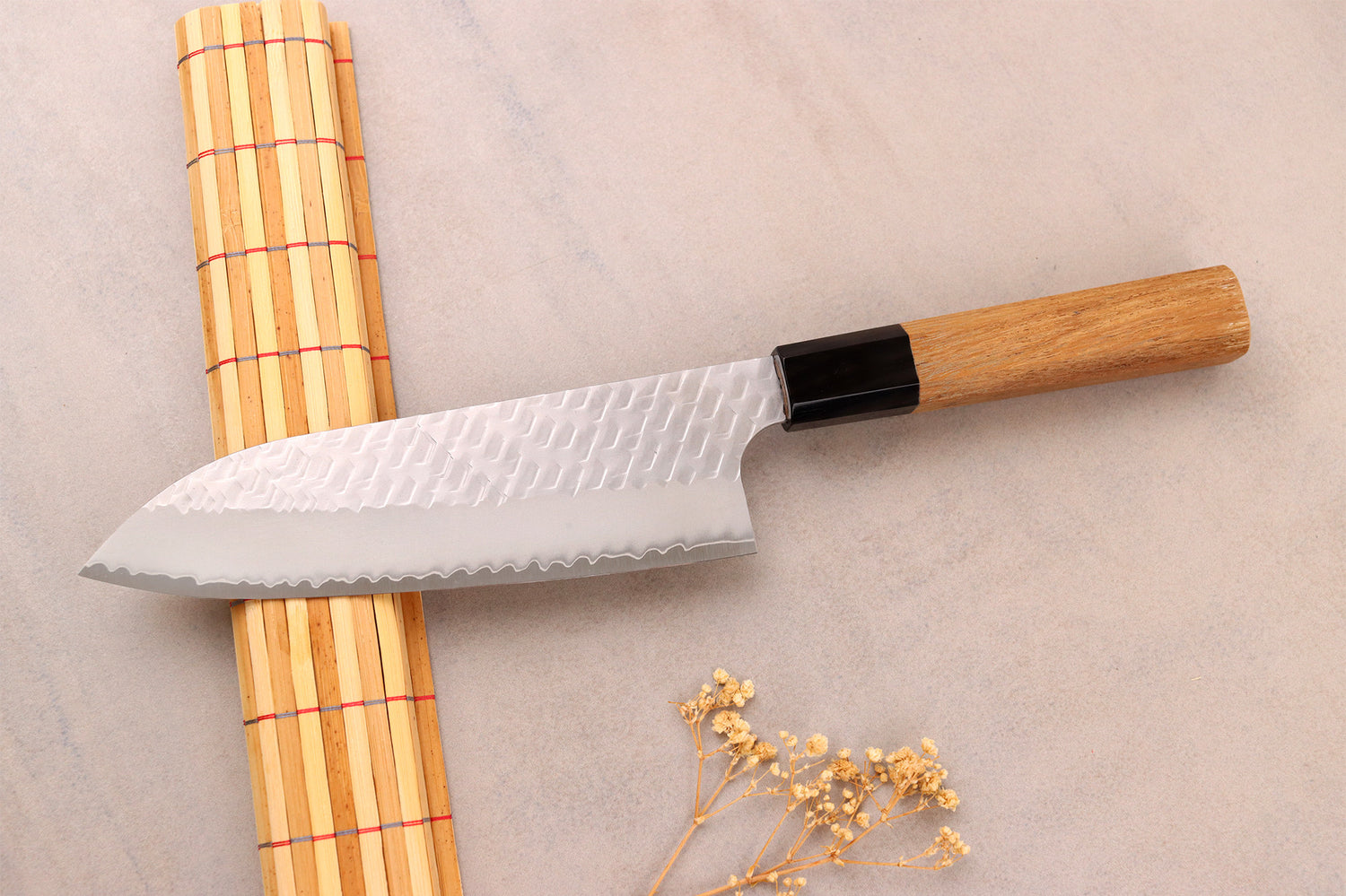 Couteau santoku 17cm japonais artisanal Nigara Hamono Migaki Tsuchime SG2 teck