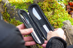 Set couverts nomades Monbento Slim Nest noir avec étui de rangement