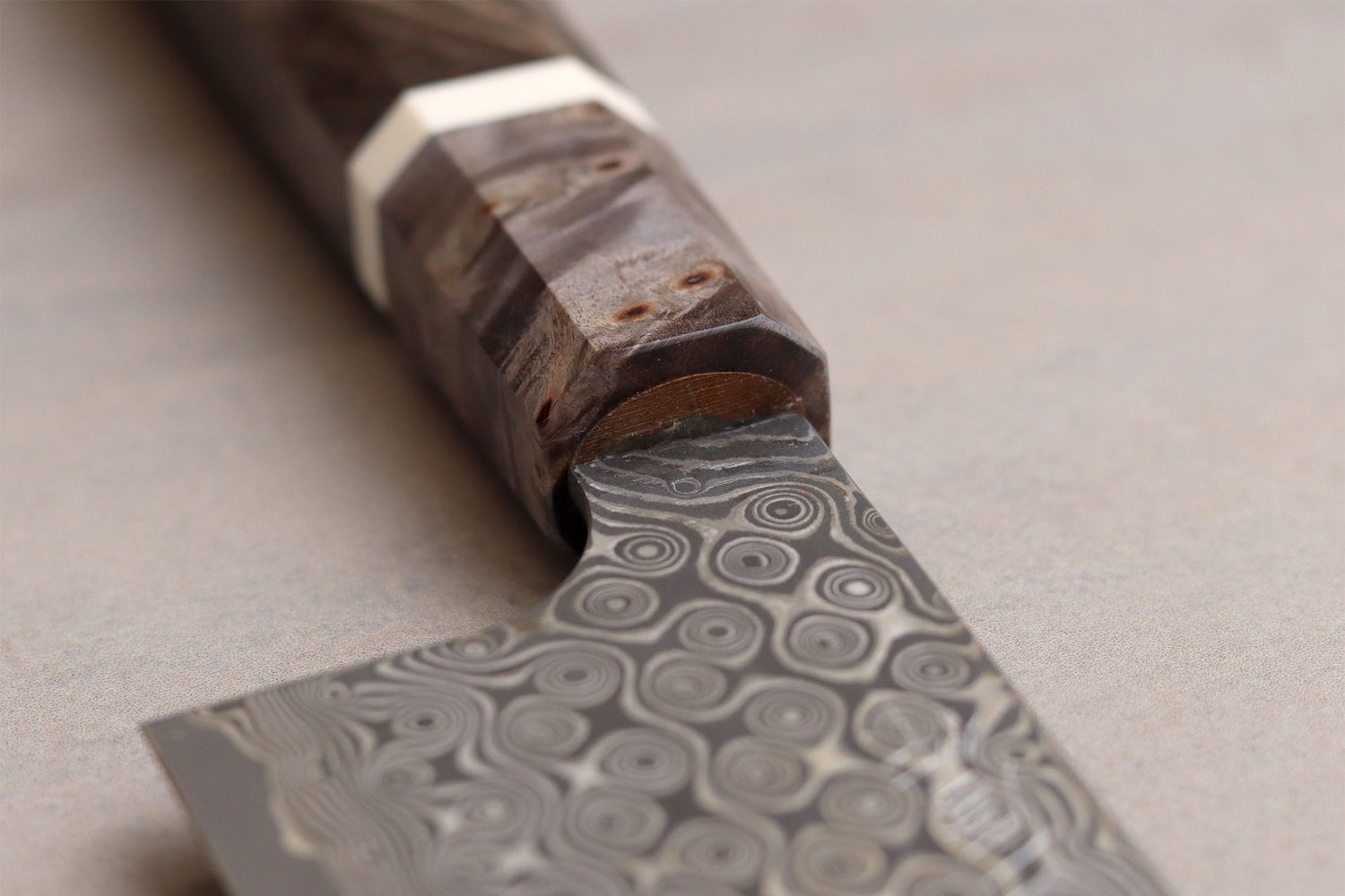 Couteau nakiri kiritsuke 17cm japonais artisanal Nigara Hamono Anmon Damascus SG2
