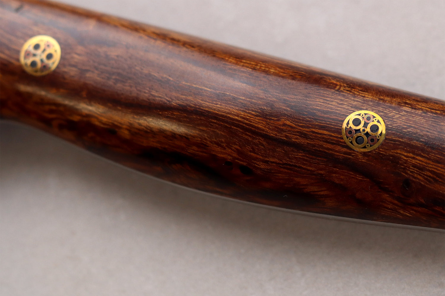 Couteau santoku 17cm japonais artisanal Nigara Hamono Black Tsuchime SG2 manche bois de fer