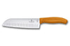 Couteau Santoku lame alvéolée inox 17cm manche orange Victorinox 6.8526.17L9