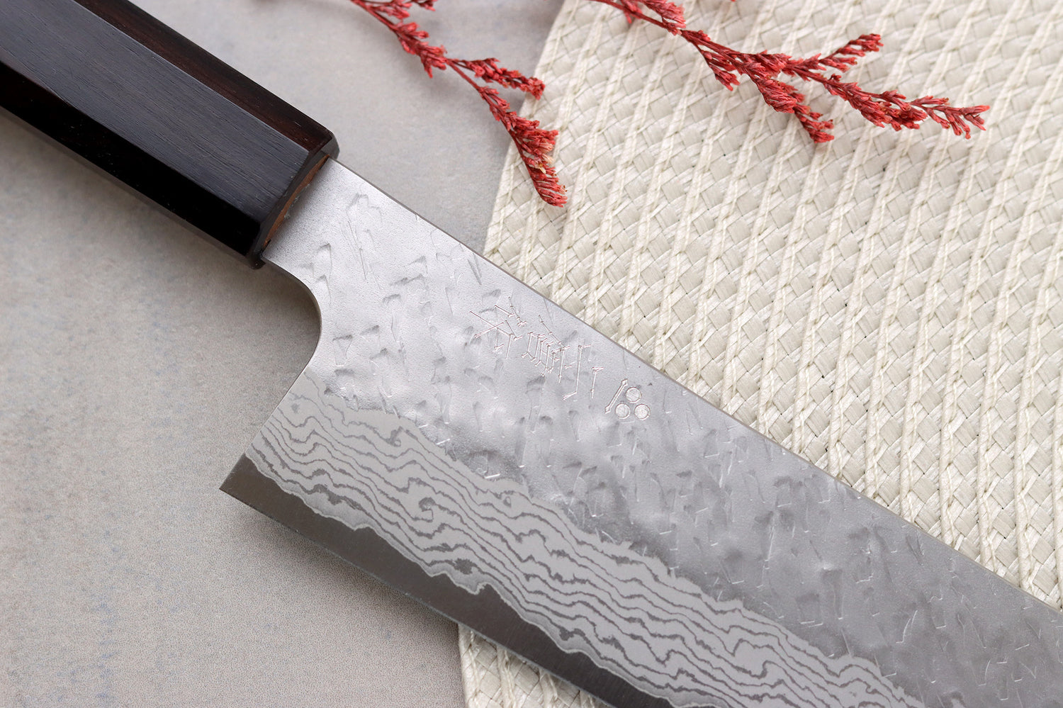 Couteau bunka 17cm japonais artisanal Nigara Hamono Tsuchime VG10 damas
