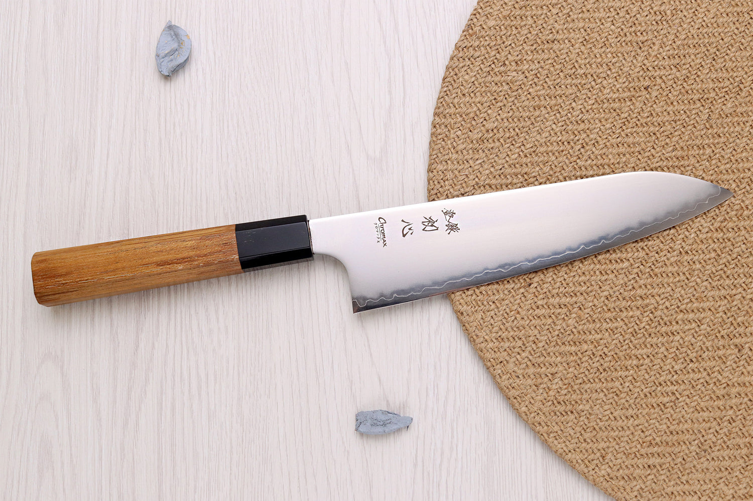 Couteau de chef 20cm japonais artisanal Hatsukokoro Chromax manche en teck