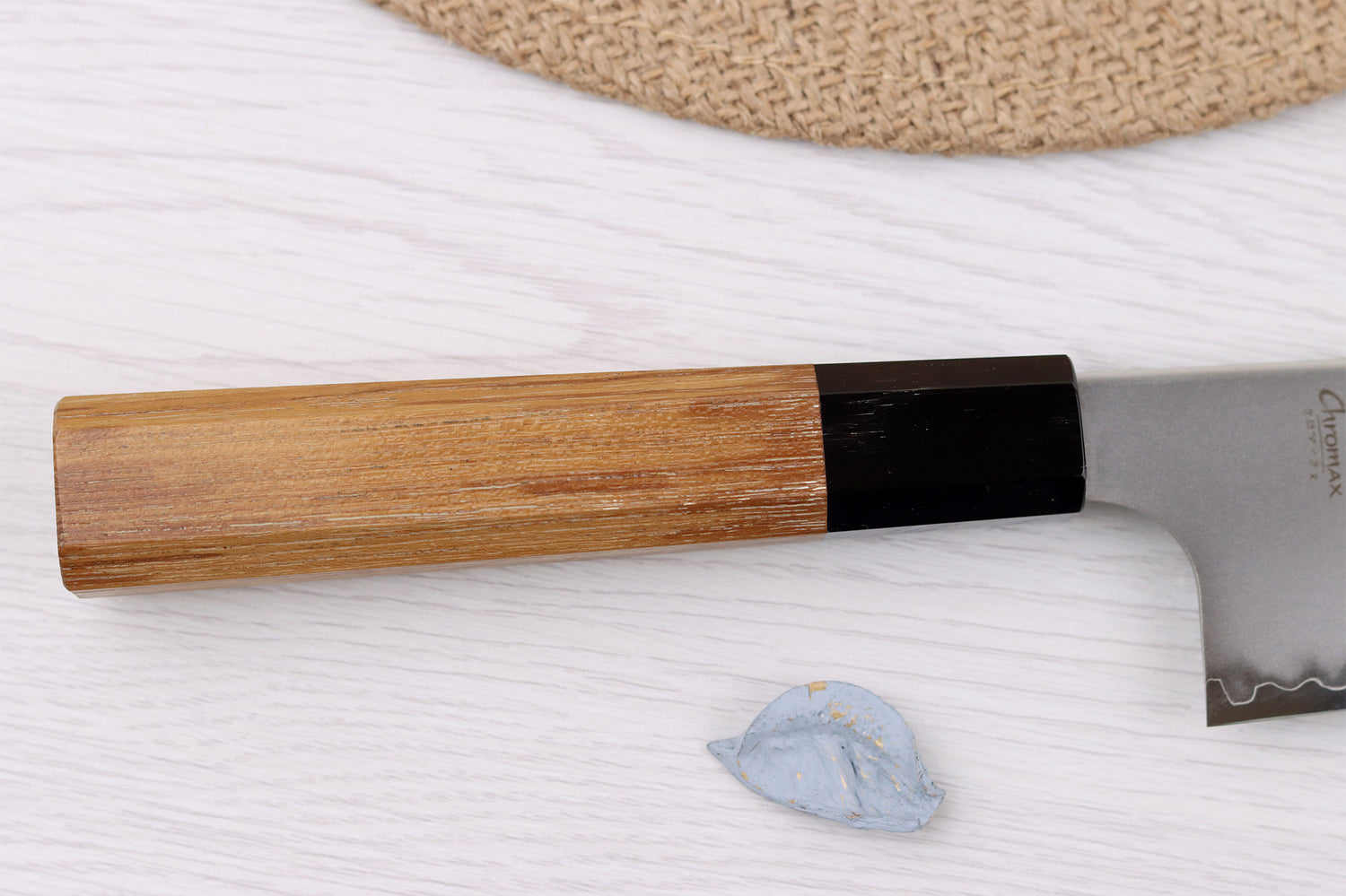Couteau de chef 20cm japonais artisanal Hatsukokoro Chromax manche en teck