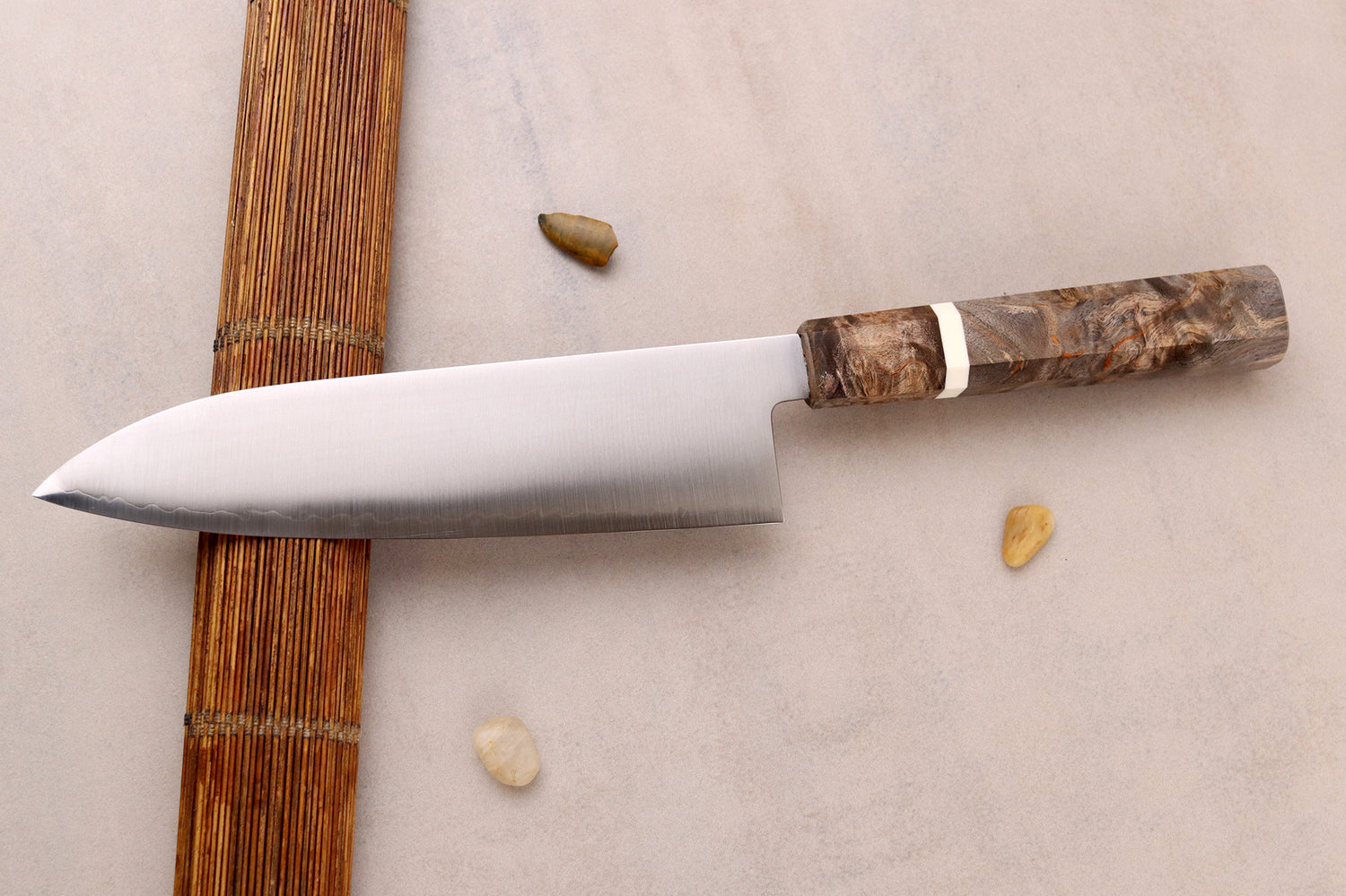 Couteau santoku 18cm japonais artisanal Hatsukokoro Hayabusa SG2 San Maï