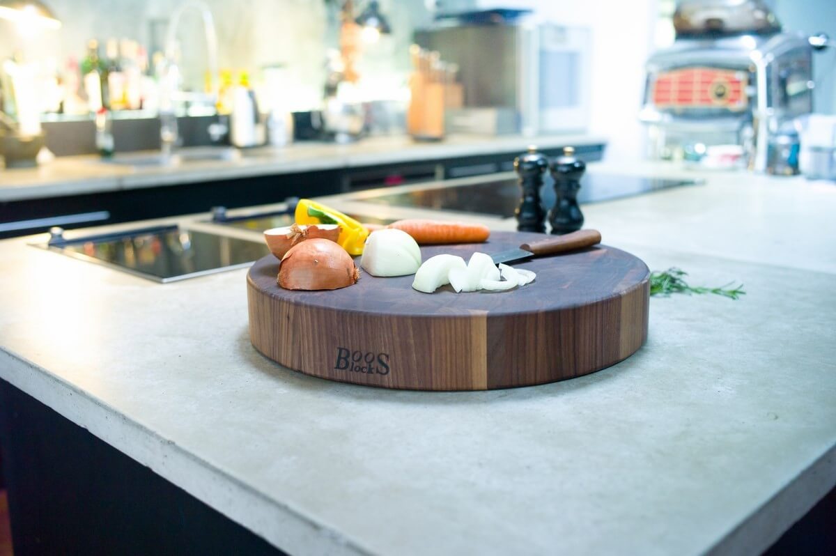 Planche à découper ronde Boos Blocks Gourmet en noyer noir Ø46x7.5cm