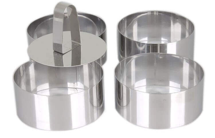 Set de 4 cercles à pâtisserie 10cm LARES tout inox + poussoir