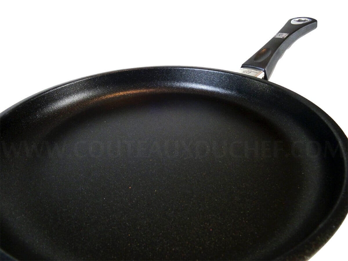 Poêle à frire ronde pro AMT 28cm anti-adhérente + induction