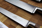 Bloc SABATIER Perigord en noyer laqué noir 5 couteaux forgés acier inox