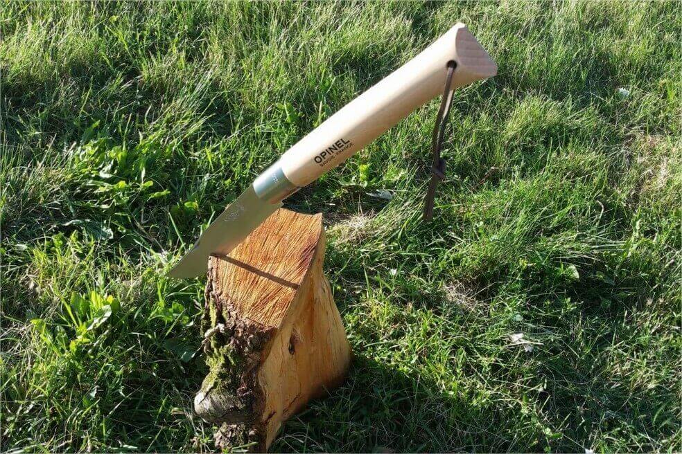 L'Opinel Géant n°13 lame 22cm virole tournante manche hêtre + lacet cuir