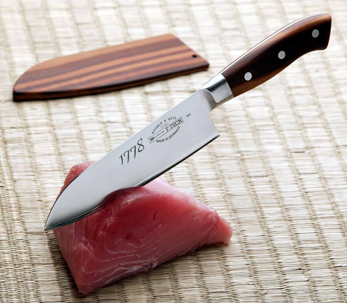 Couteau santoku DICK 1778 lame acier 3 couches 17cm manche bois de prunier