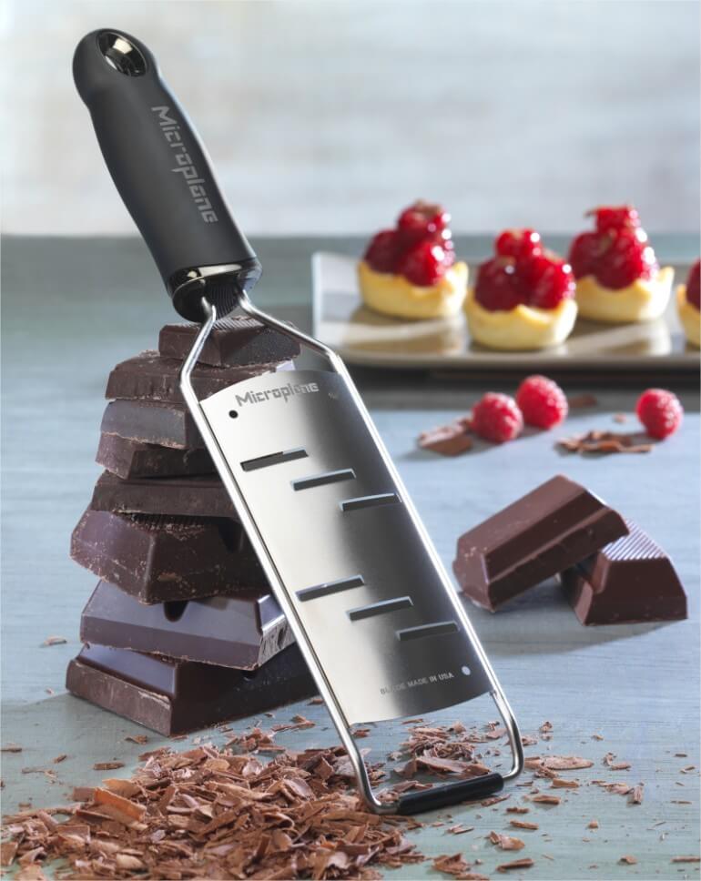 Râpe Microplane Gourmet coupe large manche noir