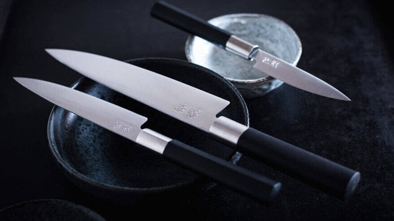 Présentation de la mallette 5 couteaux japonais KAI Wasabi Black Euro