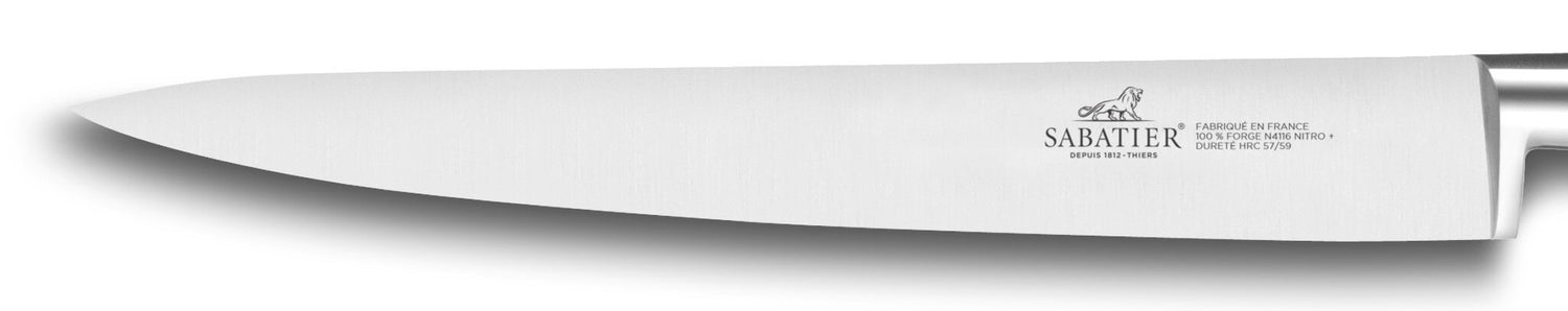 Couteau tranchelard forgé Sabatier Perigord lame 20cm manche en noyer