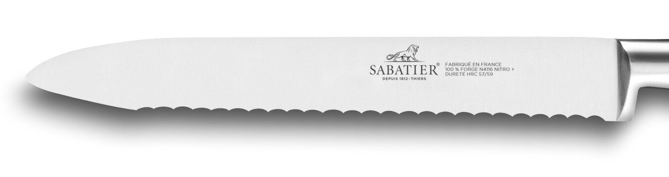 Couteau à tomates forgé Sabatier Perigord dentelé 12cm manche en noyer
