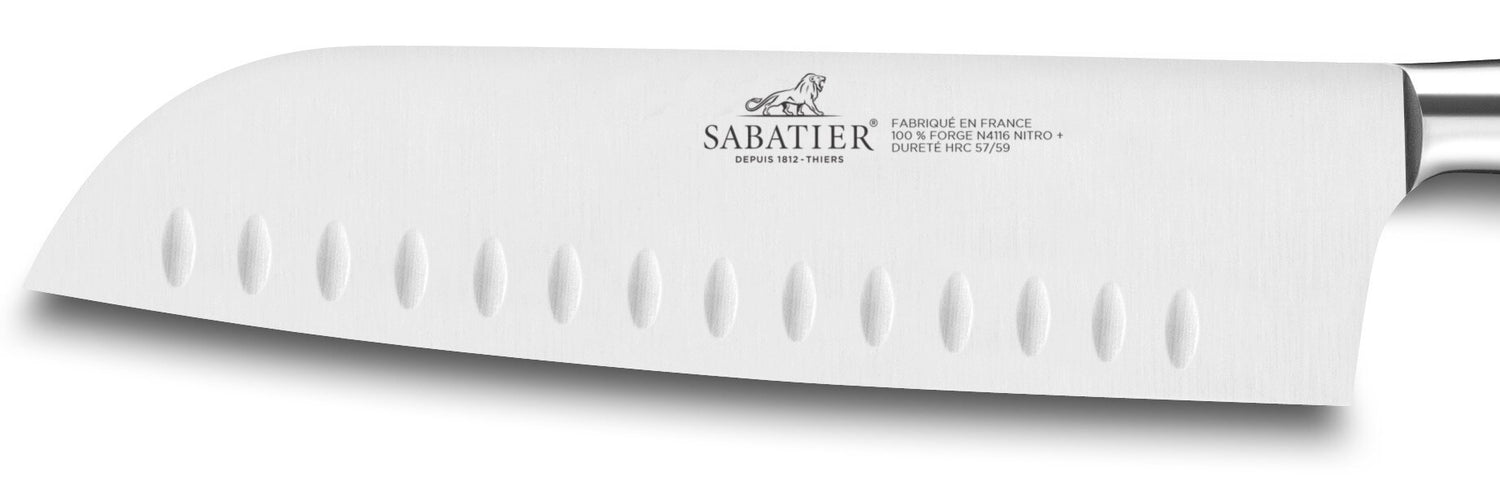 Couteau santoku SABATIER Idéal Inox 100% forgé rivets laiton alvéolé 18cm
