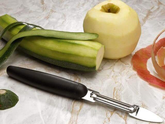 Eplucheur professionnel Matfer lame inox pivotante 21.5cm manche PP surmoulé