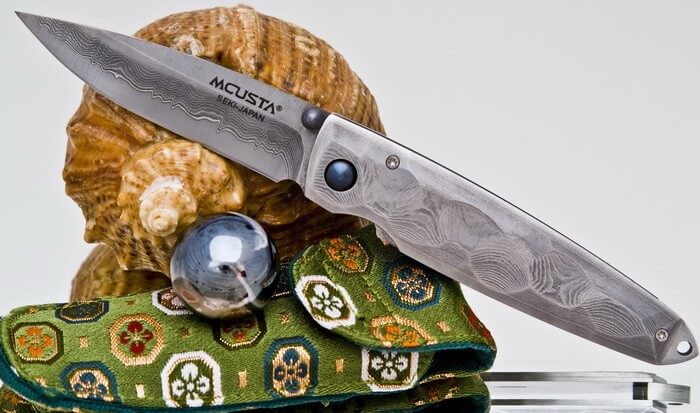 Couteau pliant MCUSTA Tsuchi MC-34D acier damas 66 couches 10cm + étui