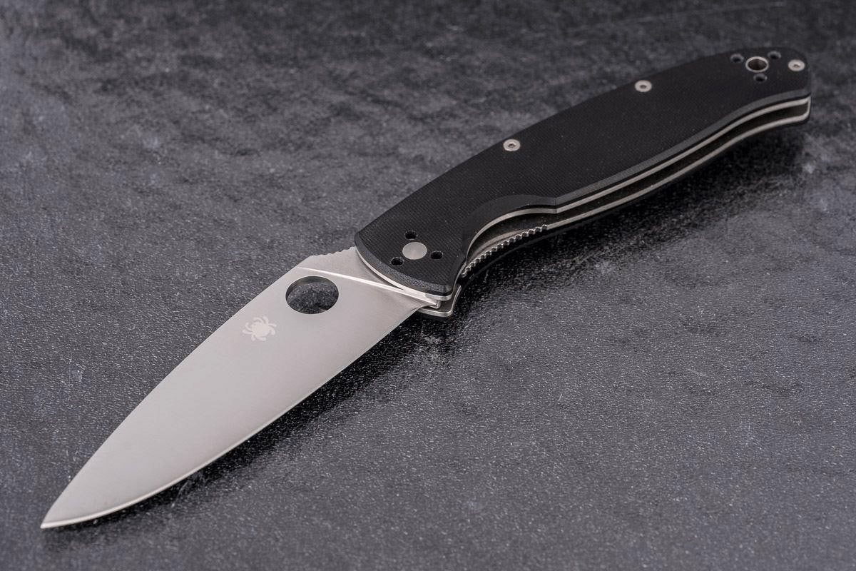 Couteau pliant SPYDERCO Resilience C142GP manche 13cm noir