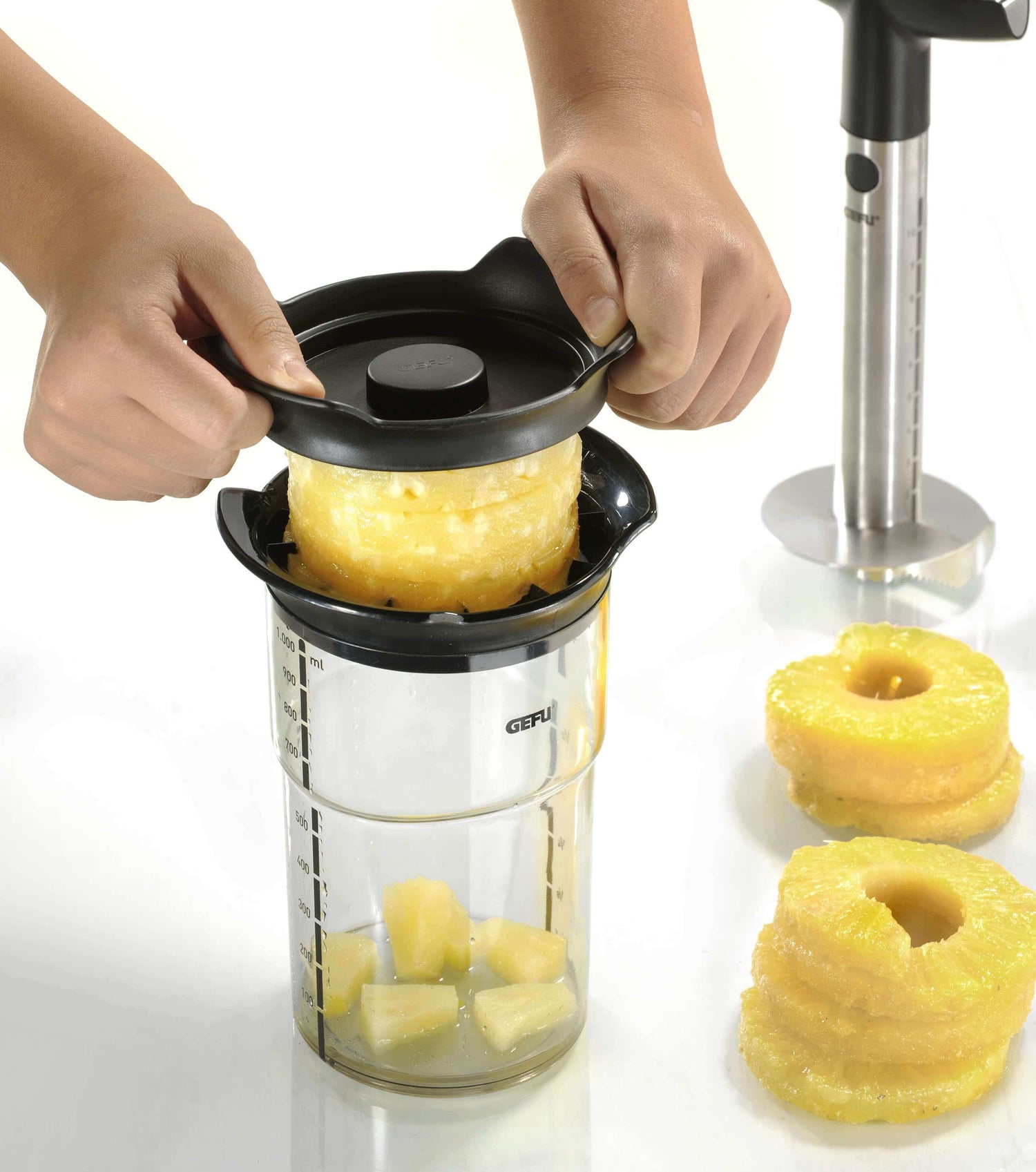 Coupe-ananas + trancheur + gobelet Gefu Professional Plus
