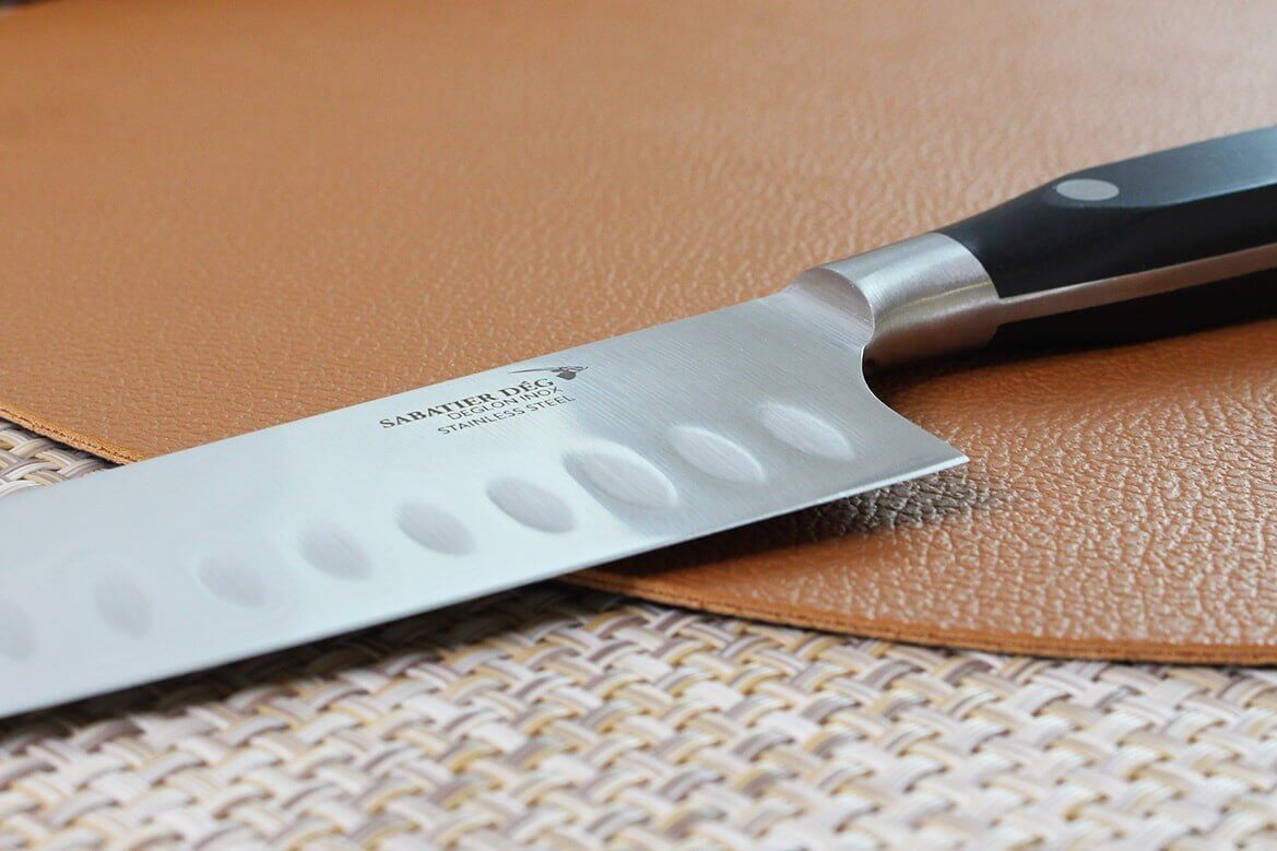 Couteau santoku Idéal Sabatier DEG lame alvéolée 17cm