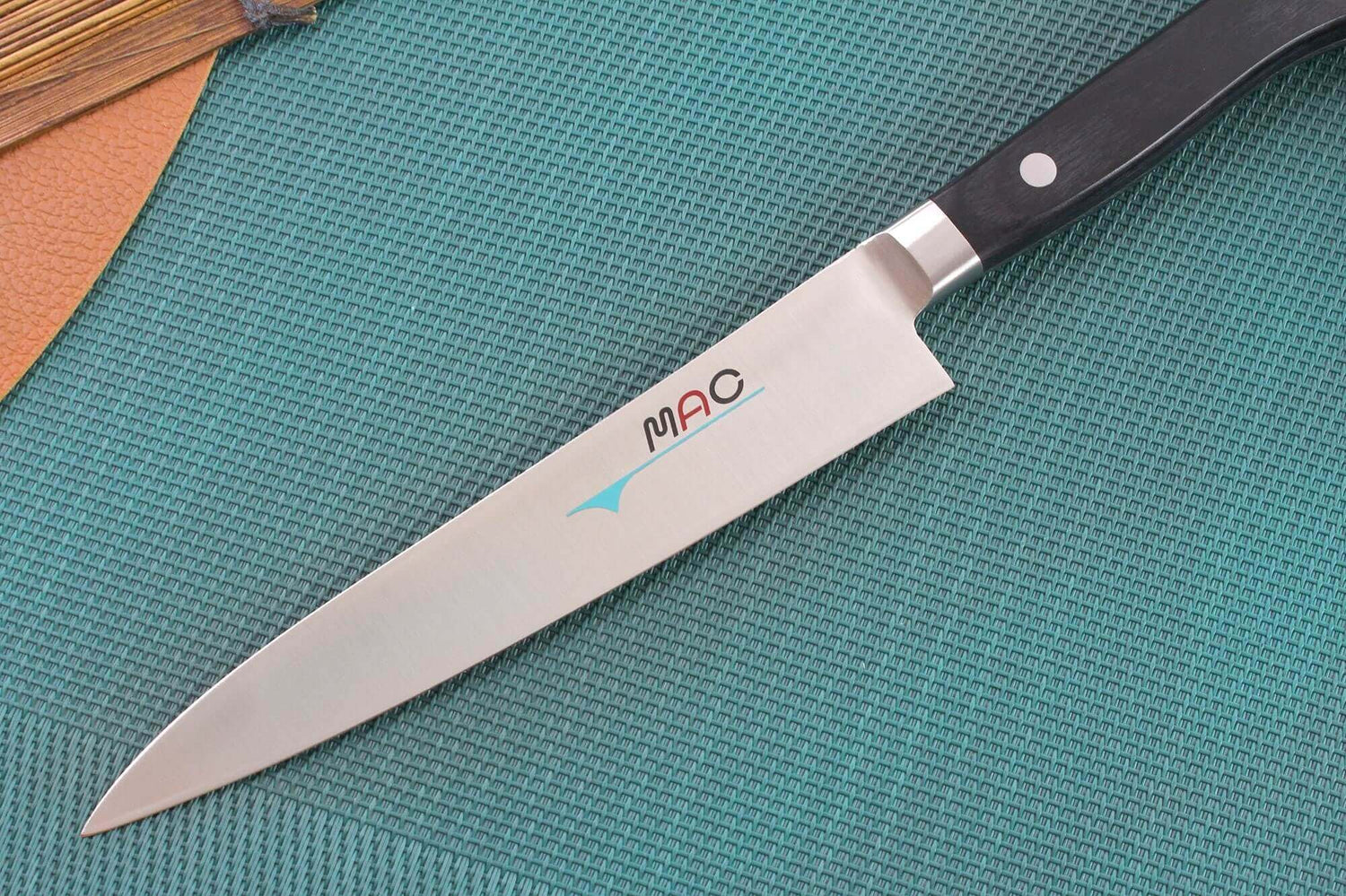 Couteau universel japonais MAC Professional 15.5cm