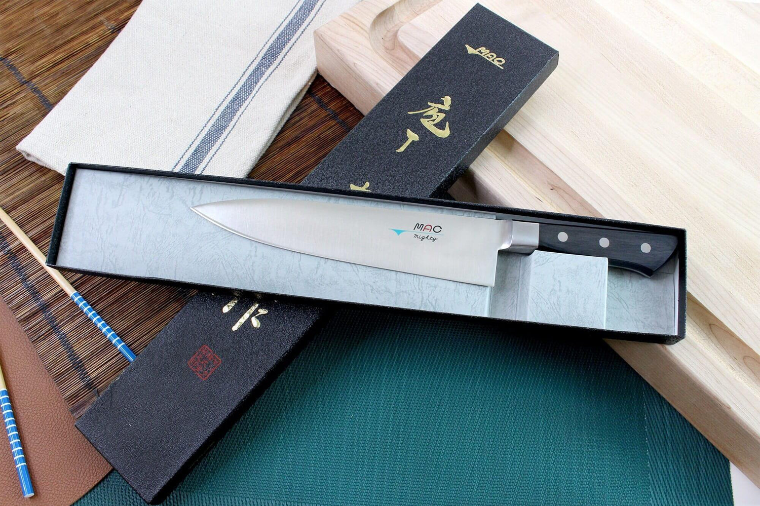 Couteau de chef japonais MAC Professional 22cm