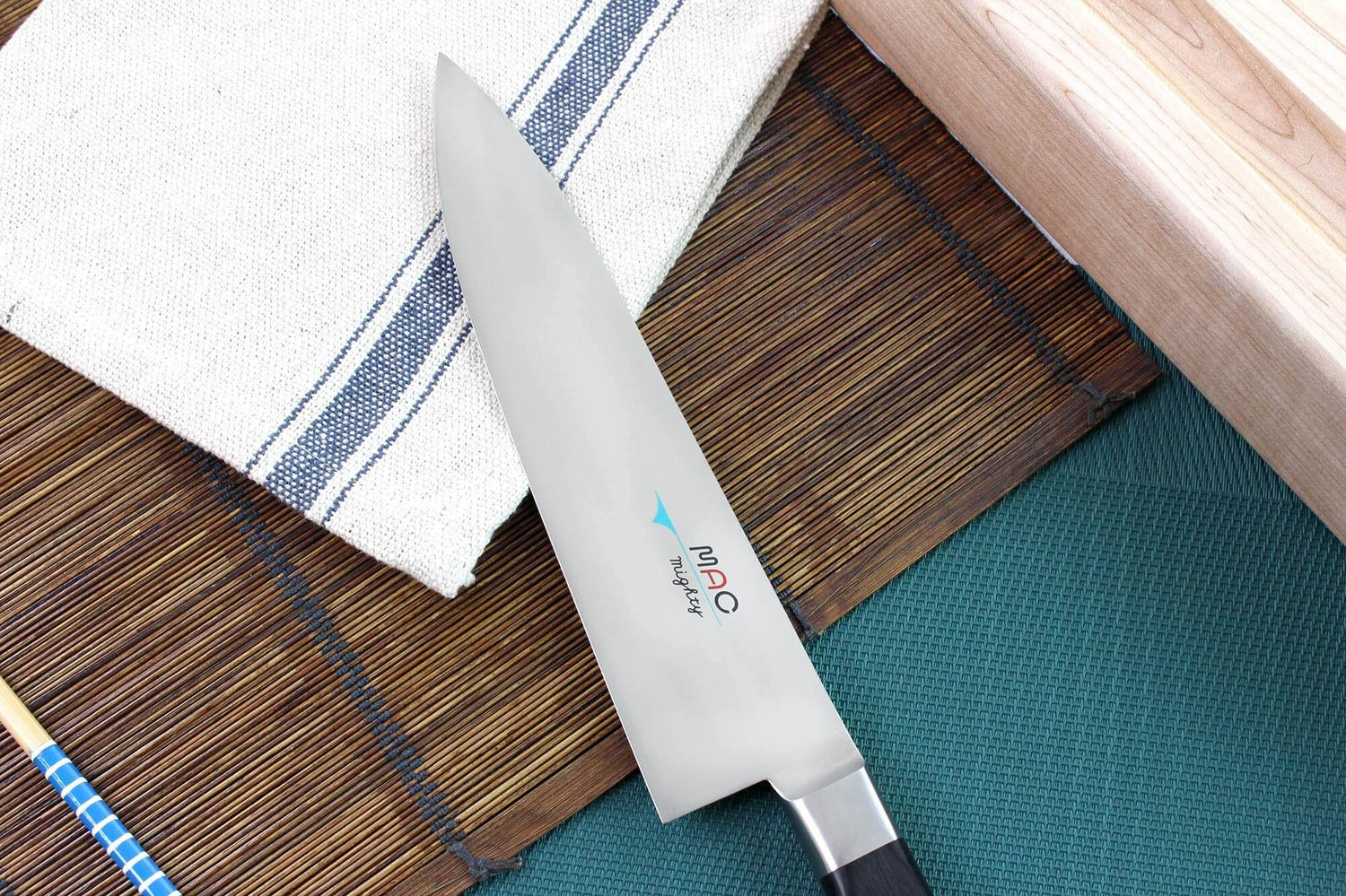 Couteau de chef japonais MAC Professional 22cm