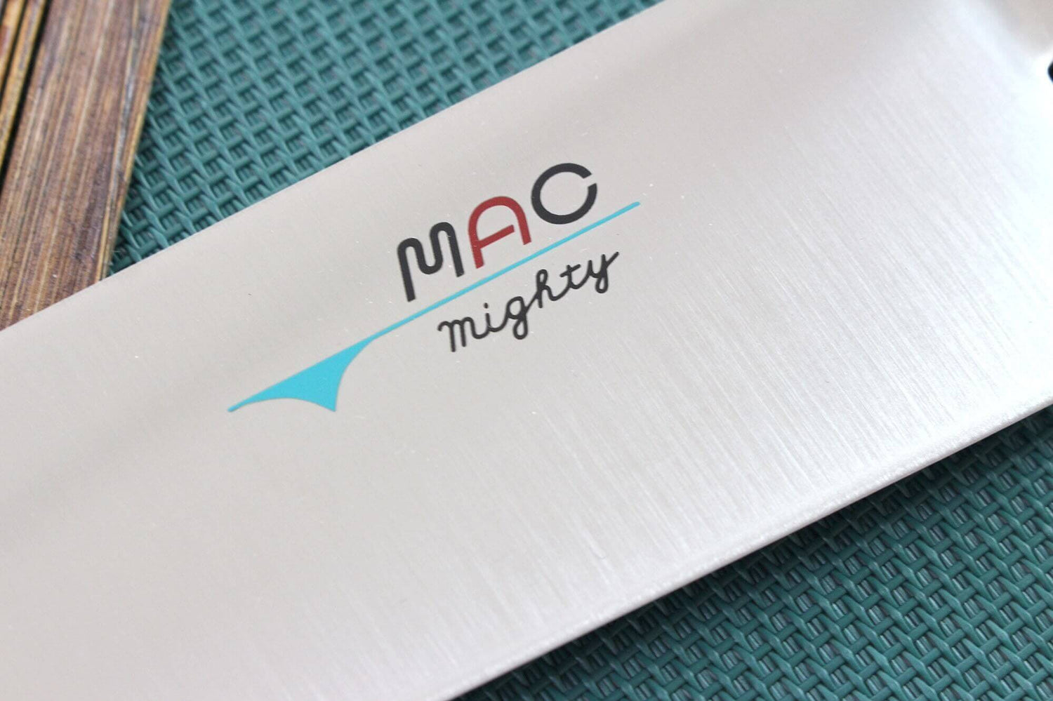 Couteau de chef japonais MAC Professional 22cm